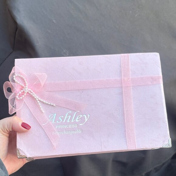 Vintage Ashley Princess Interchangeable Wrist Watch Bands & Faces In Box - Picture 2 of 8